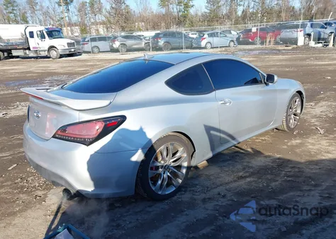 2010 Hyundai Genesis 3.8 Track z USA, uszkodzony, nr VIN KMHHU6KH2AU027204